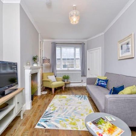 Victorian Townhouse - Stamford Centre - 2 Big Bedrooms, Living Room Kitchen Etc Tastefully Decorated ภายนอก รูปภาพ
