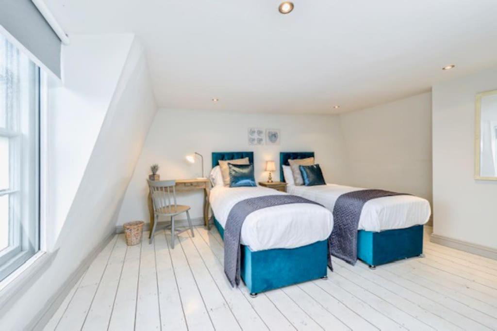 Victorian Townhouse - Stamford Centre - 2 Big Bedrooms, Living Room Kitchen Etc Tastefully Decorated ภายนอก รูปภาพ