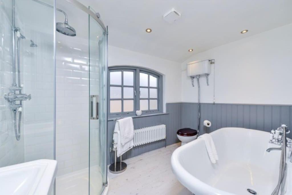 Victorian Townhouse - Stamford Centre - 2 Big Bedrooms, Living Room Kitchen Etc Tastefully Decorated ภายนอก รูปภาพ
